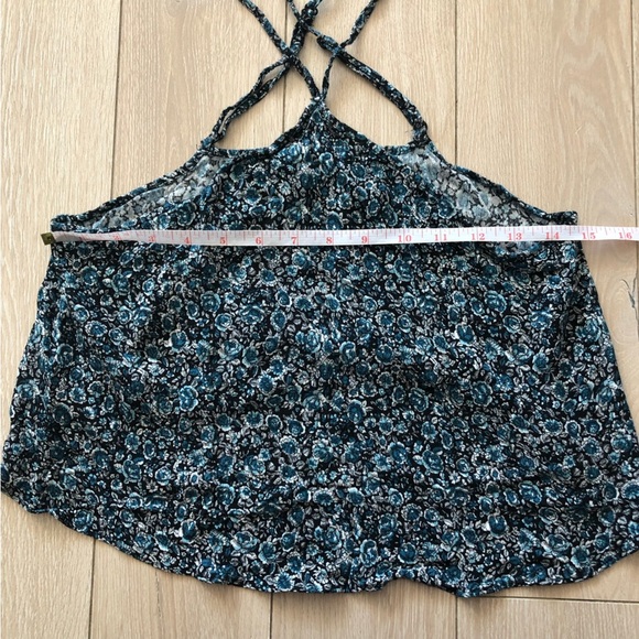 American Eagle Outfitters Floral Print Cross Back Summer Top in Black & Blue - Picture 2 of 8
